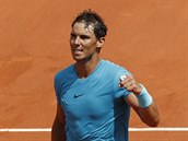 Rafael Nadal slav postup do tvrtfinle Roland Garros.