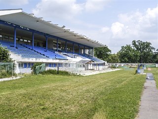 Pardubický letní stadion patří mezi ostudy Pardubic.