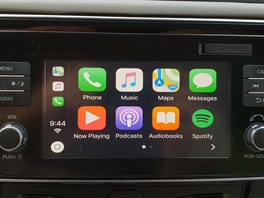 Rozhran Apple CarPlay s pipojenm iPhone 6Plus