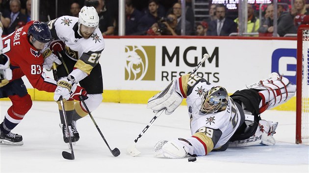 Glman Marc-Andr Fleury z tmu Vegas Golden Knights pedvd skvl zkroky bhem finle Stanley Cupu 2018.