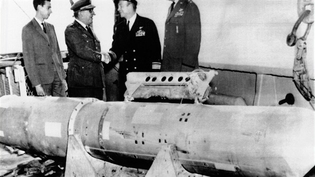 Gigantická nehoda se stala nad španělským městem Palomares v roce 1966. Srazila se dvě americká letadla, tanker KC-135 a strategický bombardér B-52G. Se čtyřmi termonukleárními bombami na palubě.