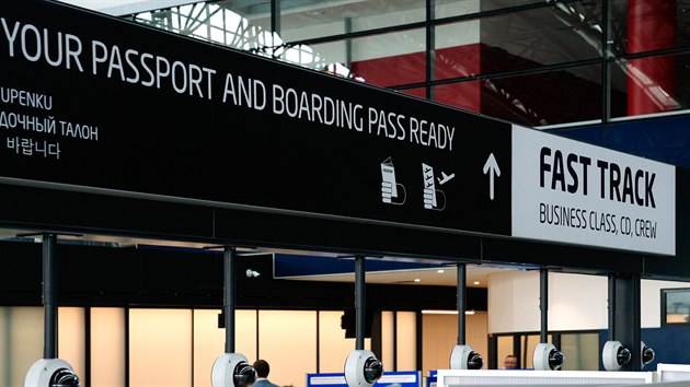 Nový prostor centrální bezpečnostní kontroly v terminálu 2 pražského letiště mohou od dnešního dne využívat zákazníci, kteří jsou odbavováni v rámci Shengenského prostoru.