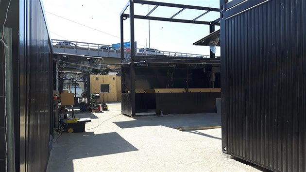 U Masarykova nádraží bude tržiště vytvořené z kontejnerů.