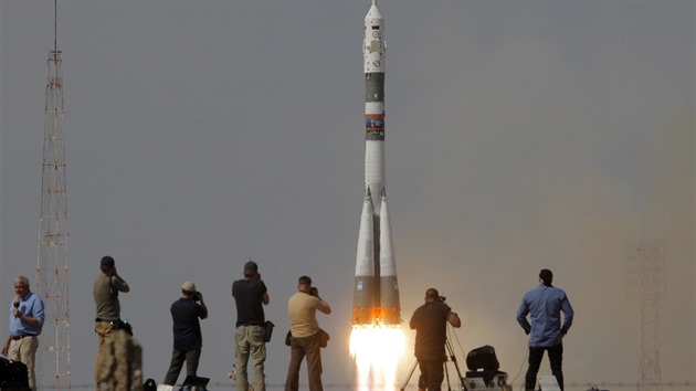Start rakety Sojuz-FG s Expedicí 56/57 na ISS. Bajkonur, 6.6.2018.