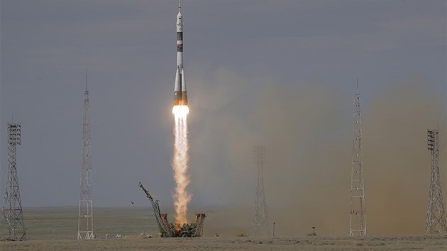 Start rakety Sojuz-FG s Expedicí 56/57 na ISS. Bajkonur, 6.6.2018.
