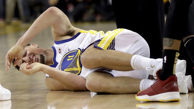 Klay Thompson z Golden State se zranil ve finle proti Clevelandu, ale do zpasu se zase vrtil.