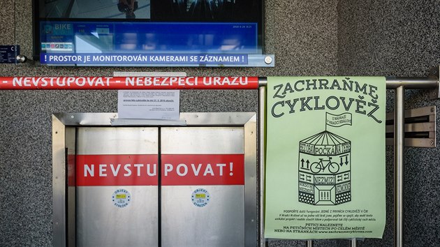 Informace o petici na cyklověži u nádraží v Hradci Králové