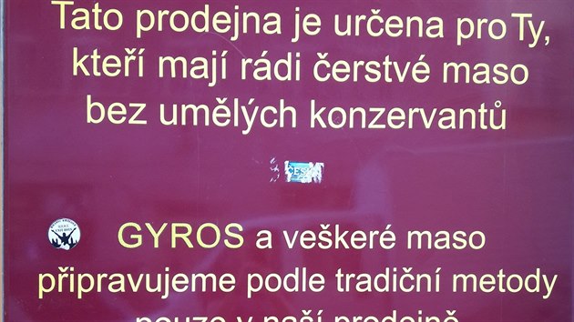 Prodejna rychlého občerstvení v Hradci Králové, kde se přiotrávily jídlem desítky lidí (6. 6. 2018).