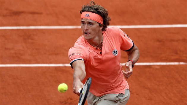 Nmeck tenista Alexander Zverev v akci na Roland Garros.