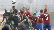 Standardní situace v p�átelském utkání �esko vs. Nigérie.