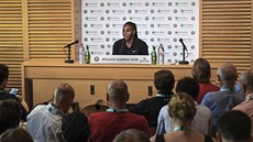 Tenistka Serena Williamsová oznamuje novinářům konec na Roland Garros.