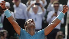 Rafael Nadal slaví postup do jedenáctého finále Roland Garros.
