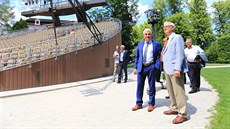 Ministr kultury za ANO Ilja Šmíd (vpravo) s krajským radním Antonínem Krákem...