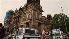 Nmecká policie ped katedrálou v Berlín