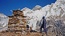 Symbolický hbitov pod Mt. Everestem (Himálaj, 1992)