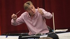 Rakouský dirigent Christian Arming se na chvíli vrátil k Janákov filharmonii....