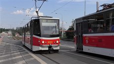 Netradi�ní výjev p�edávky kolíku lidi baví.