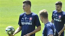 Patrik Schick (vlevo), Antonín Barák a Michal Trávník  na tréninku fotbalové...