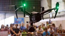 Na festivalu v plzeském Depu 2015 návtvníci vidli v akci drony...