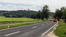 Pohled na poutní cestu lemovanou historickou alejí, která vede z Olomouce k bazilice na Svatém Kopečku. Ta je jedním z hlavních zdrojů komplikací při přípravě stavby východního obchvatu krajského města.