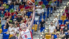 eská basketbalistka Petra Záplatová donáí mí do  chorvatského koe.