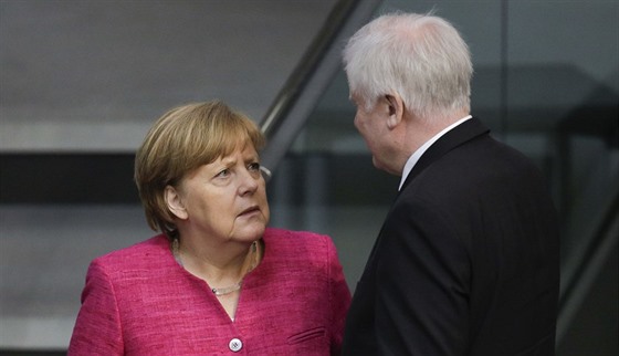 Nmecká kancléka Angela Merkelová a ministr vnitra Horst Seehofer (15. kvtna...