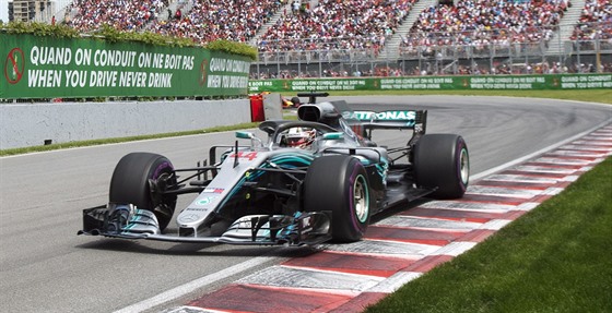 Britský jezdec Lewis Hamilton ze stáje Mercedes