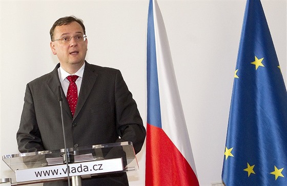 Předseda vlády Petr Nečas na tiskové konferenci k masivnímu policejnímu zásahu....