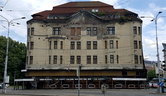 Módní dům Ostravica-Textilia stojí v centru Ostravy. Jeho stav není dobrý.