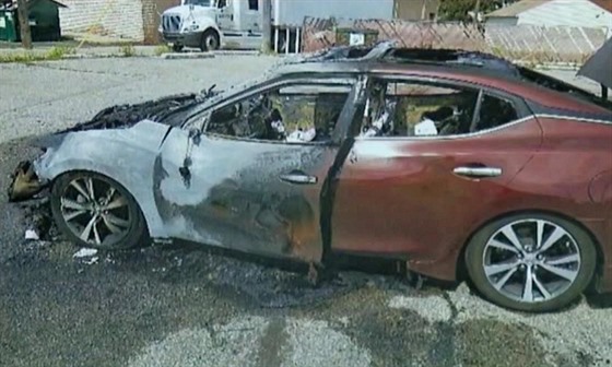 Požár baterie smartphonu značky Samsung zničil auto.