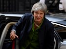 Theresa Mayová na cest do britského parlamentu. (13. 6. 2018)
