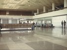 Odbavovac� hala Termin�lu 1 pra�sk�ho leti�t� Ruzyn� v �ervenci 1968.