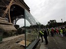 Stavba neprstelného plotu v okolí Eiffelovy ve by mla být dokonena v...