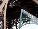 Nové bezpenostní bariéry v okolí Eiffelovy ve v Paíi