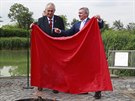 Prezident Miloš Zeman spálil v zahradách Hradu červené trenky. (14. června 2018)