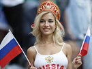 Ruská fanynka ped startem fotbalového mistrovství svta.