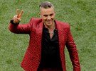 Britský zpvák Robbie Williams, hlavní hvzda slavnostního zahájení.