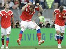 Svérázná gólová radost ruského fotbalisty Aroma Dzjuby, který vstelil v...