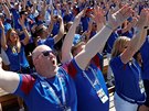 Fanouci Islandu ped zápasem svého týmu proti Argentin.
