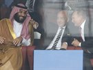Saúdský korunní princ Muhammad bin Salmán (vlevo), pedseda FIFA Gianni...