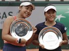 Poražené finalistky ve čtyřhře žen na Roland Garros: Eri Hozumiová a Makoto...