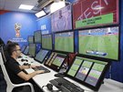ídící centrum videorozhodích, kteí na fotbalovém mistrovství svta v Rusku...