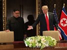 Na závr summitu v Singapuru Donald Trump a Kim ong-un podepsali spolené...