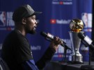 Kevin Durant z Golden State se me pochlubit trofejí pro nejuitenjího...