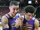 Kyle Kuzma (vlevo) a Lonzo Ball jsou od loska leny LA Lakers, oba nováci se...
