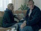 Vanda Hybnerová, Daniel Kadlec a Karel Roden ve filmu Rodinný film (2015)