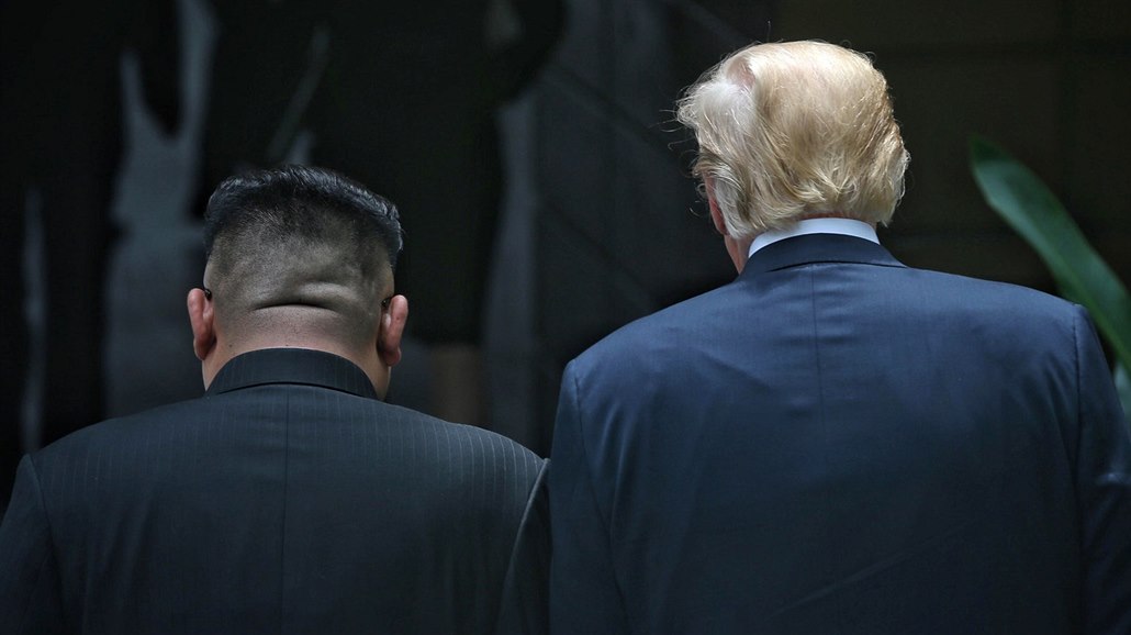 Summit KLDR a USA skon�il, na jeho výsledek reagovali sv�toví státníci.