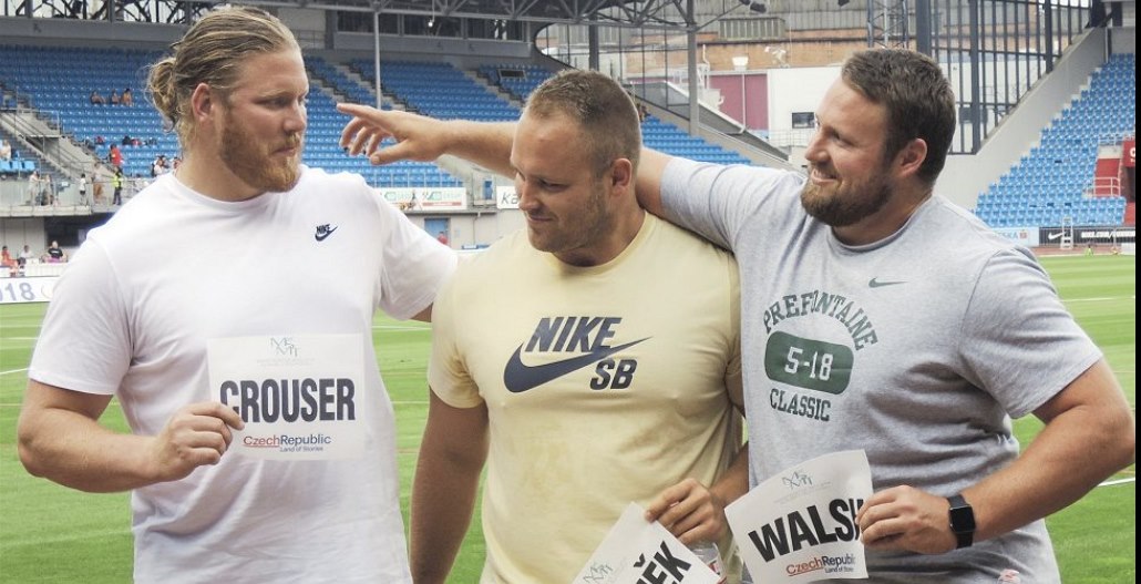 KAMARÁDI. Nejlep�í �eský koula� Tomá� Stan�k s olympijským vít�zem Ryanem...