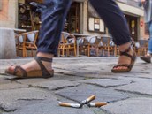 Francouzská vláda chce tabákové firmy přinutit, aby se podílely na úklidu...