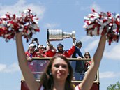 Alexandr Ovečkin se může pochlubit se Stanley Cupem před celým Washingtonem.